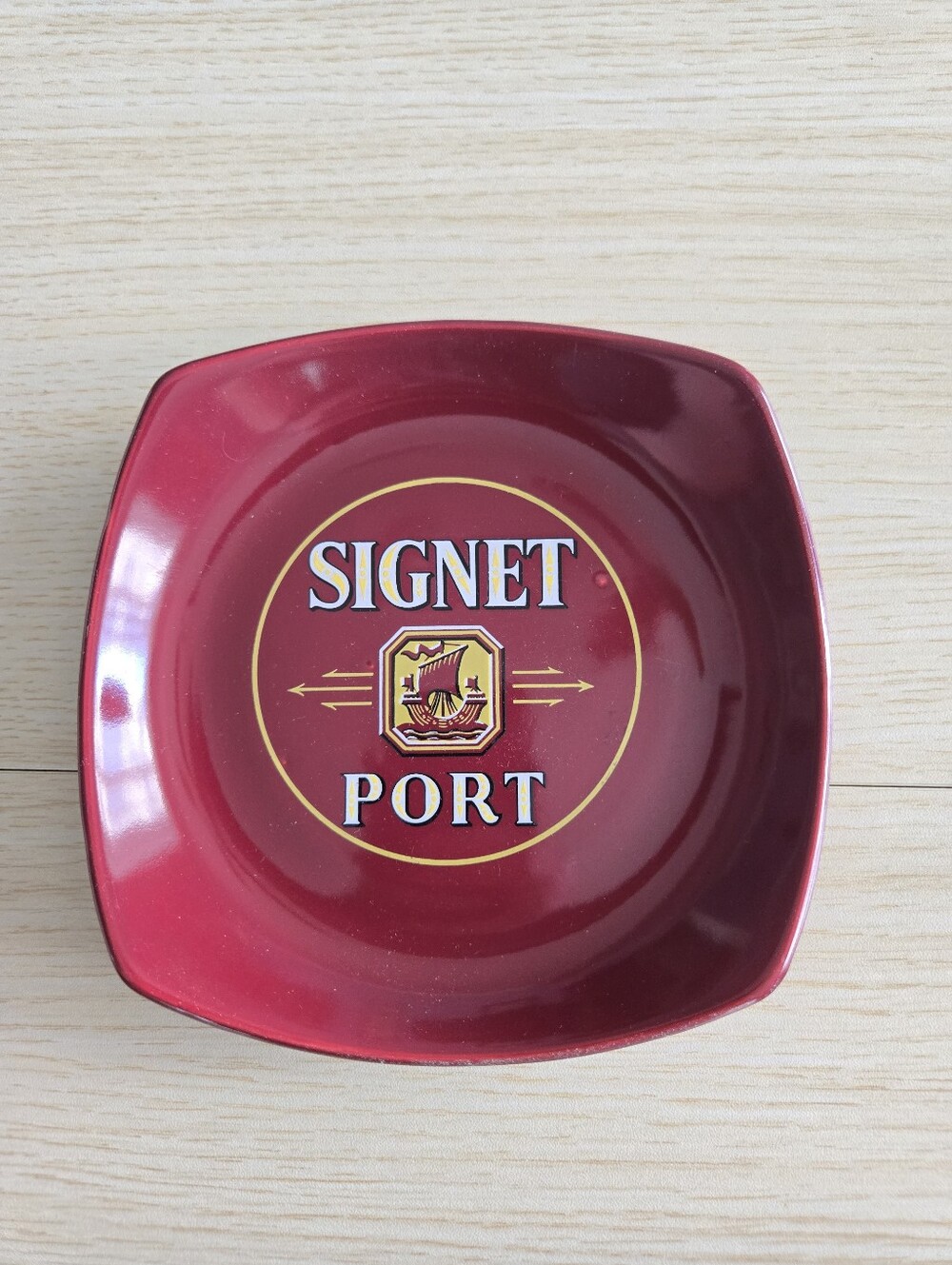 Vintage Signet Port Ashtray